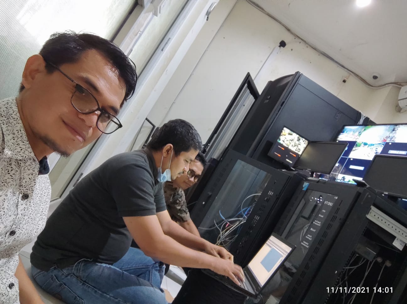 setting jaringan telkom di server kominfo painan bersama EOS Telkom Harry chan